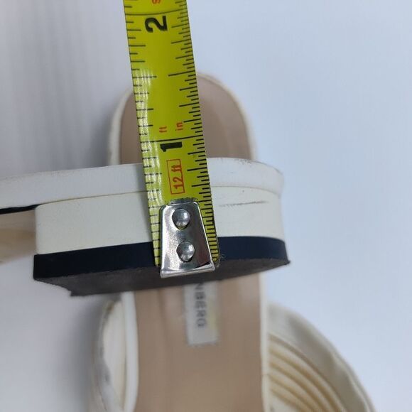 DVF Slide Sandal Low Heel Open Toe White Leather Sz 7 Diane Von Furstenberg - Picture 13 of 15